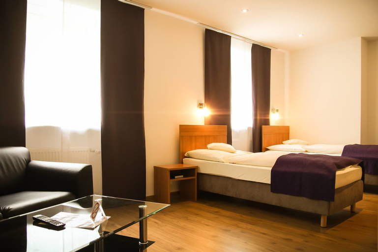 Bedroom 3, Hotel Waldlust B & B, Schwandorf