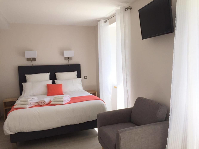 Bedroom 4, Hôtel le Bout du Monde, Cantal