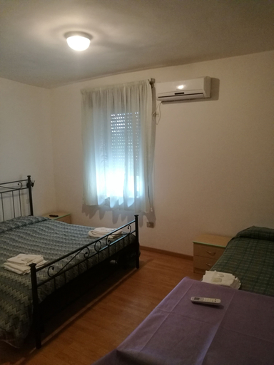 Bedroom 2, Hotel Paradiso, Viterbo