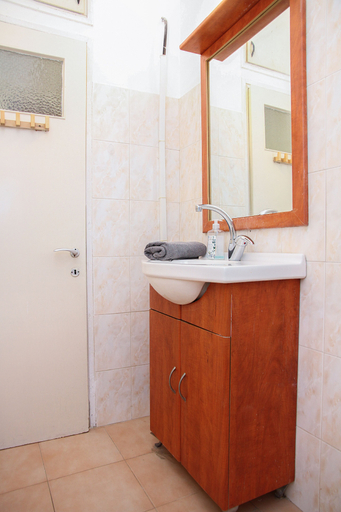 Bathroom 4, KAV Apartments - Sderot Ben Gurion 44