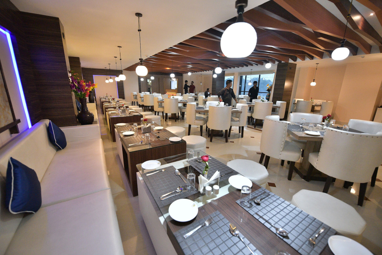 Food & Drinks 4, Hotel  Himalaya, Chirang