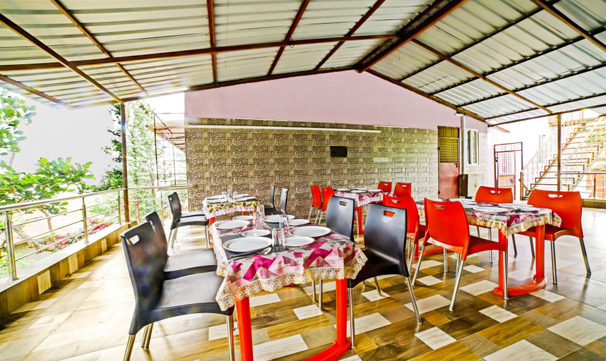 Food & Drinks 4, Treebo Balaji Excellency, Satara