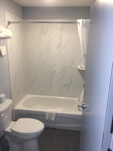 Bathroom 5, Hillside Motel, Delaware