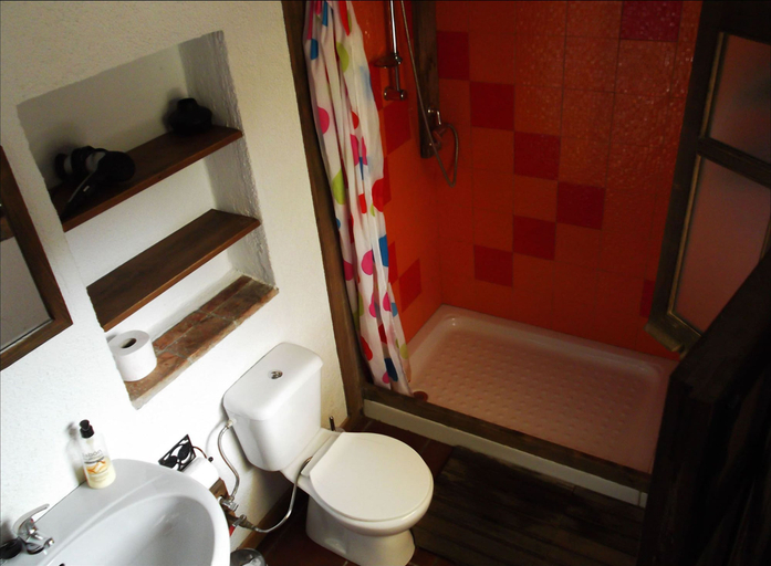 Bathroom 5, Fundalucia, Granada