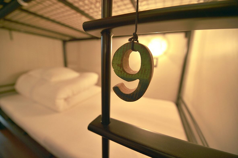 Bedroom 4, Chillulu Coffee & Hostel, Yokohama