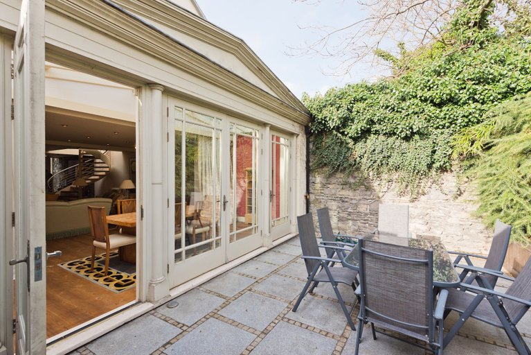 Exterior & Views, The Brendan Gleeson Suite - hiphipstay, Dublin