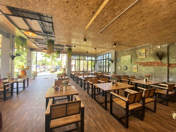 Food & Drinks 4, Riverside Hill Resort & Restaurant, Sai Yok