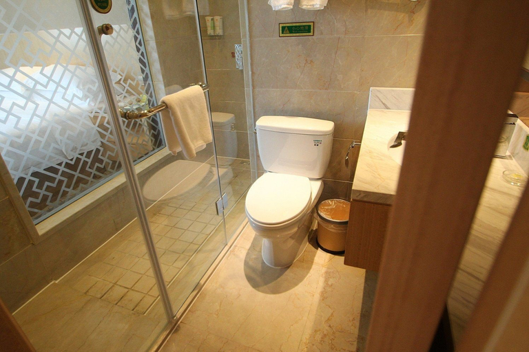 Bathroom 4, Shanghai Waigaoqiao Free Trade Zone Vienna Hotel, Shanghai