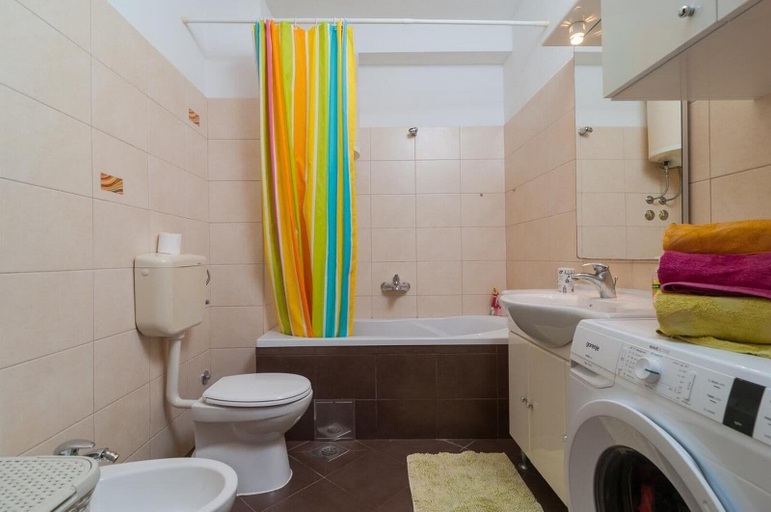 Bathroom, Apartment Irena, Supetar