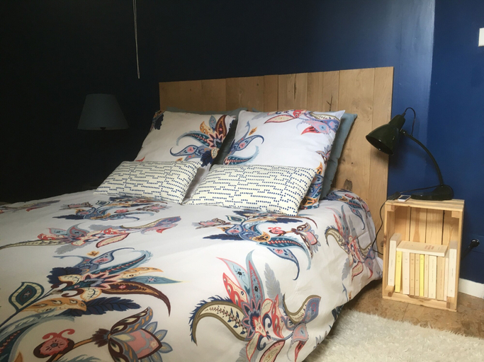 Bedroom 4, Le Pigeonnier, Nord