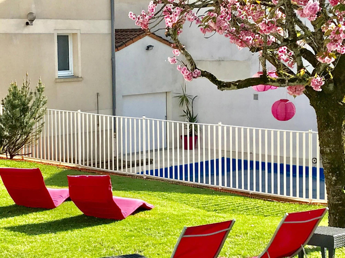 Exterior & Views 2, Hôtel Le Cerizay, Deux-Sèvres
