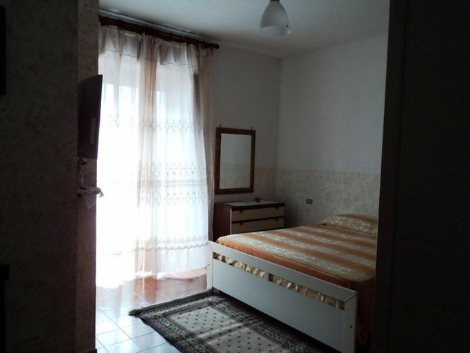 Bedroom 2, B&B Valente, Salerno