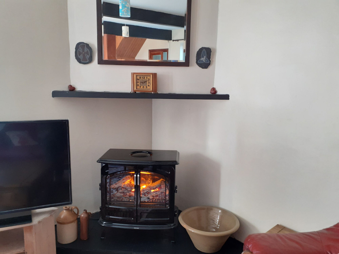 Others 4, Inviting 3-bed Cottage Close to Pwllheli, Gwynedd