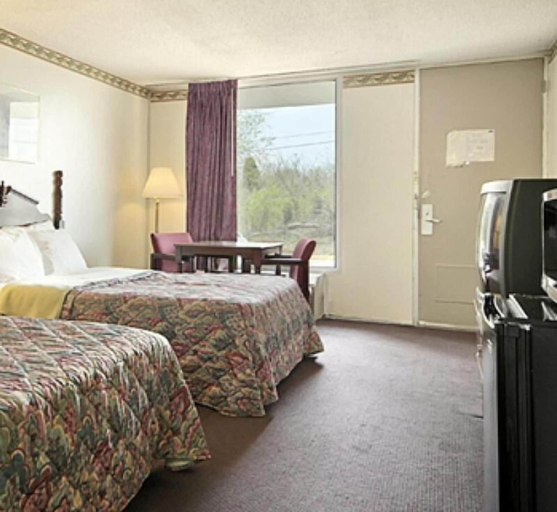 Bedroom 4, Royal Extended Stay Alcoa, Blount