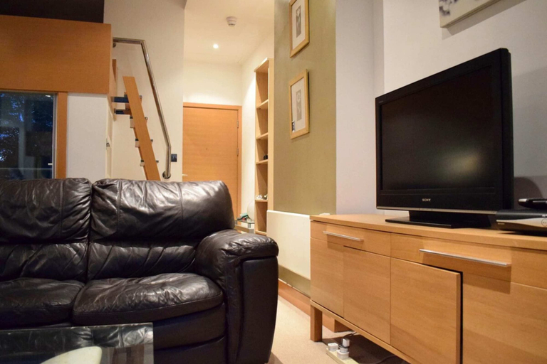 Others 3, Minimal Studio With Views Over Battersea Park, London
