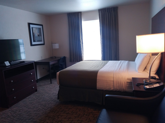 Bedroom 4, Cobblestone Inn & Suites - Barron, Barron