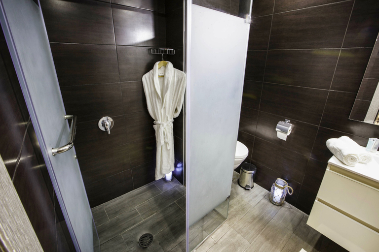 Bathroom 4, Calypso Home, Ain Turk