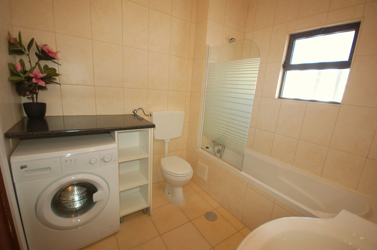 Bathroom 4, Albufeira Tenis Old Town N1 r/c Tras, Albufeira