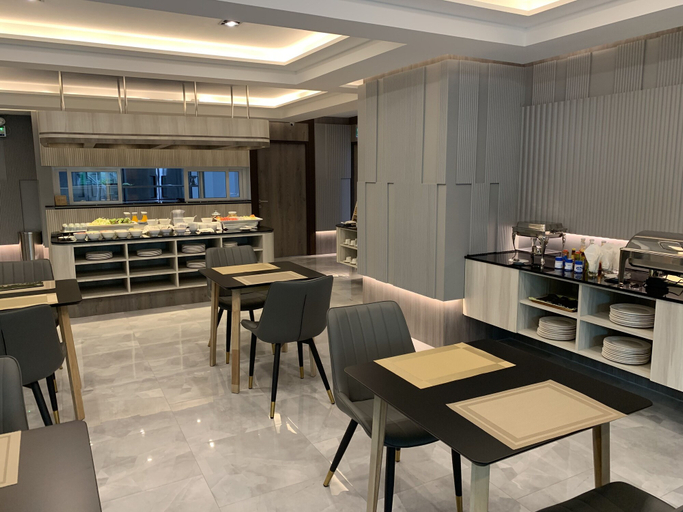 Food & Drinks 4, Thana Wisut Hotel, Phra Nakhon