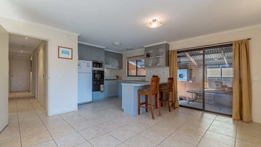 Others 5, Family Home on 14 Lansell in Cowes, Bass Coast - Phillip Is.