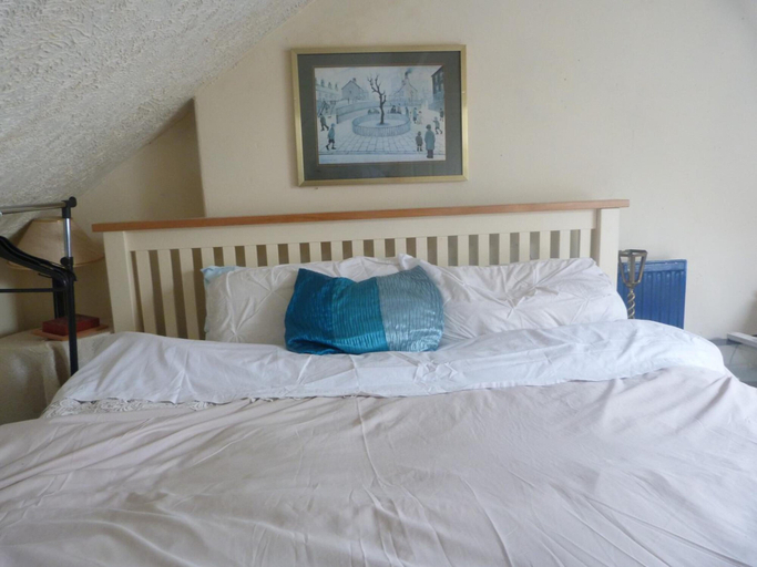 Bedroom 2, Ms McCreadys Guest House, Doncaster