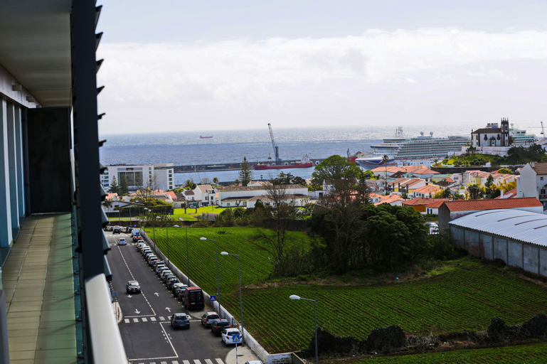 Maggie Homestyle - Topfloor View, Ponta Delgada