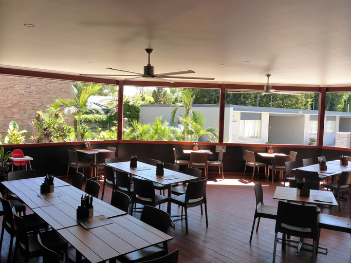 Food & Drinks 5, The Commercial Hotel Motel, Chinchilla