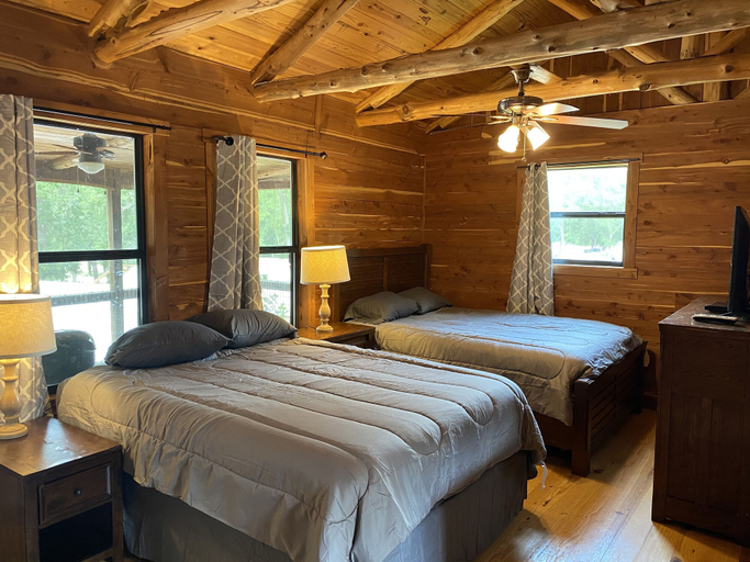 Bedroom 2, Log Cabin 3 at Son's Blue River Camp, Caldwell