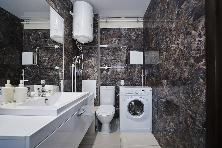 Bathroom 3, Apartment 9 Nights, Perm' gorsovet