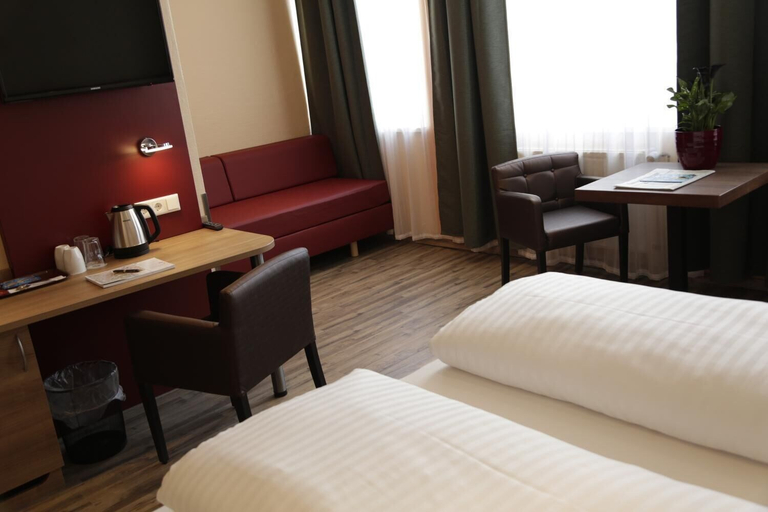 Bedroom 4, Alexander Business Hotel, Region Hannover