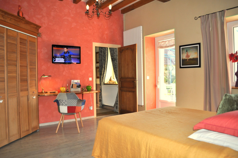 Bedroom 4, Le Bourg d'Aunou, Orne