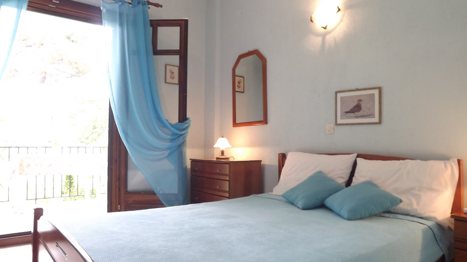 Bedroom 4, Pefka Studios & Apartments, Central Macedonia