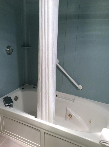 Bathroom 4, Senator Inn & Spa, Kennebec