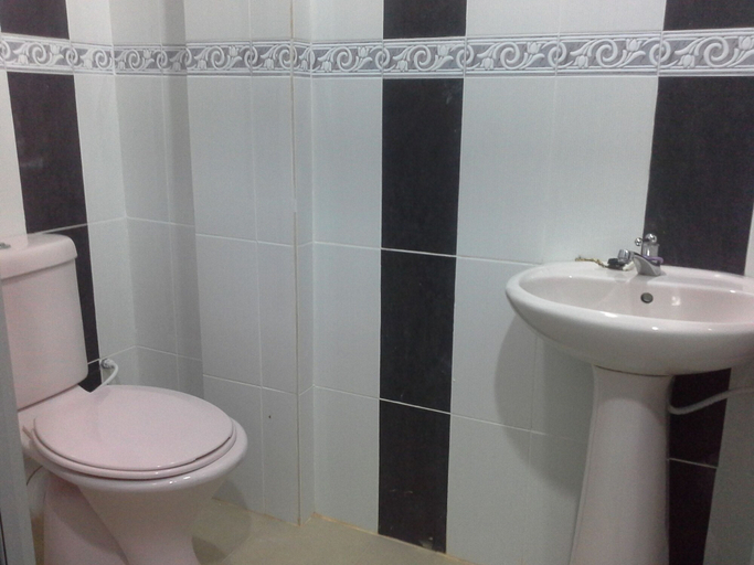 Bathroom 3, Iqra Damai Inn, Bachok
