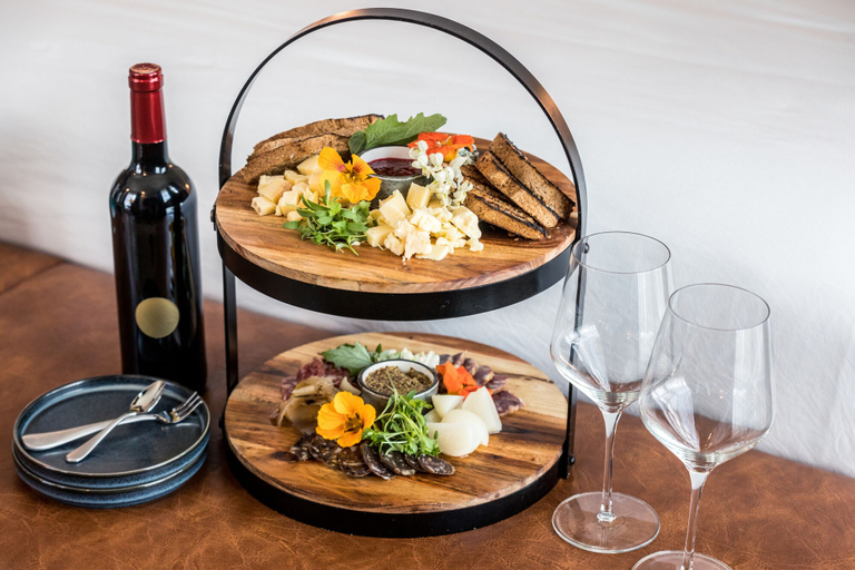Food & Drinks 5, Hotel Versailles, Darke