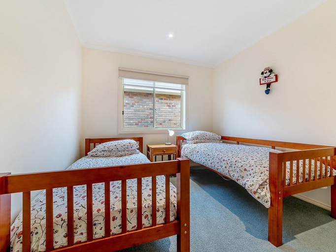Bedroom 3, Cosy Unit at 2-3 Wyndham in Cowes, Bass Coast - Phillip Is.