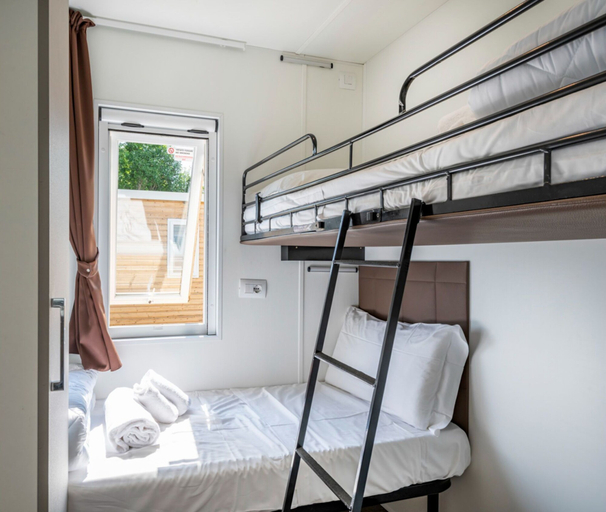 Bedroom 5, Club Del Sole Desenzano Boutique Resort, Brescia