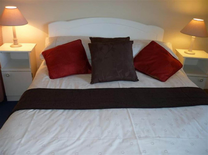 Bedroom 2, Armcashel B&B