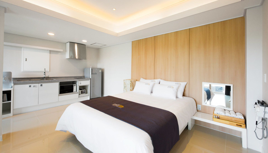 Bedroom 3, Opus 11, Gyeongju