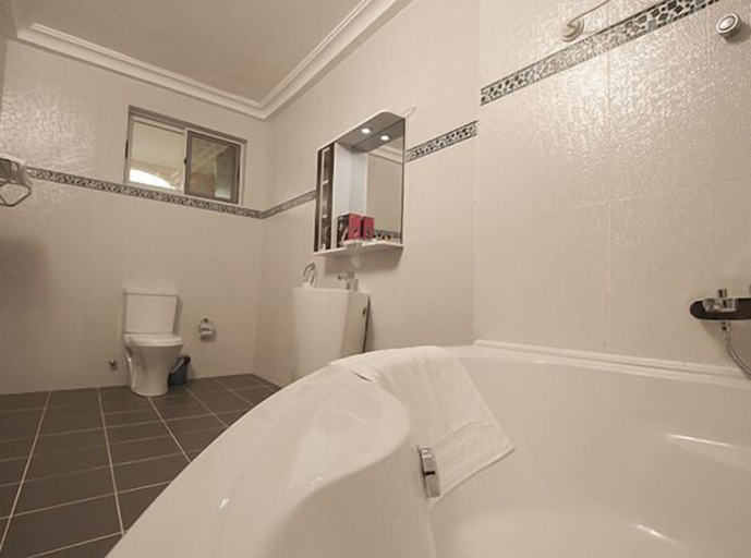 Bathroom 3, Kingstel Hotel, Ahanta West