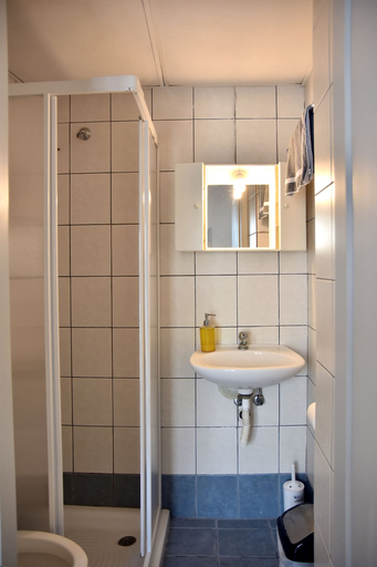 Bathroom 3, Chalkidonos, Crete