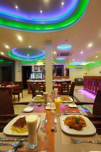 Food & Drinks 4, Season Holidays at Hulhumale, Malé