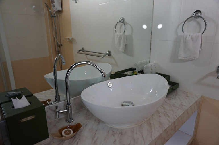 Bathroom 4, The Lion King Hotel, Muang Udon Thani