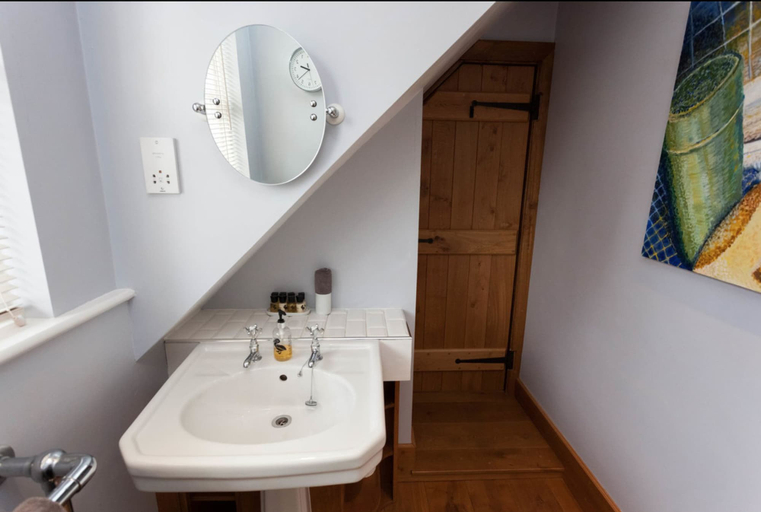 Bathroom 4, Hanger Down House Bed and Breakfast, West Sussex