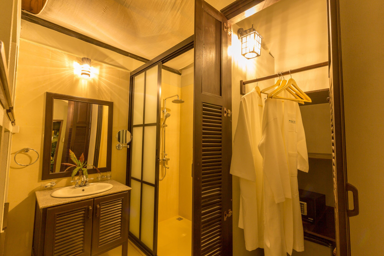 Bathroom, Pou Villa, Namtha