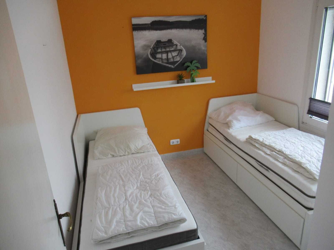 Bedroom, Casa Inmobahia - Montgri 205, Girona