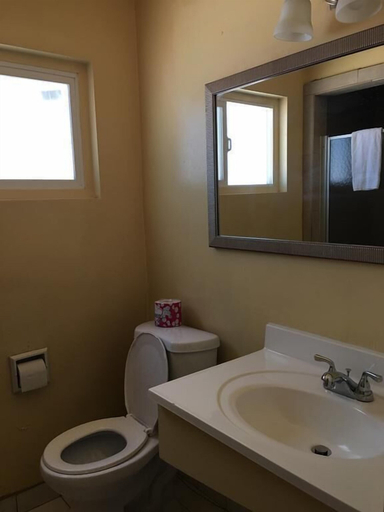 Bathroom 3, Sky Ranch Inn, Yolo