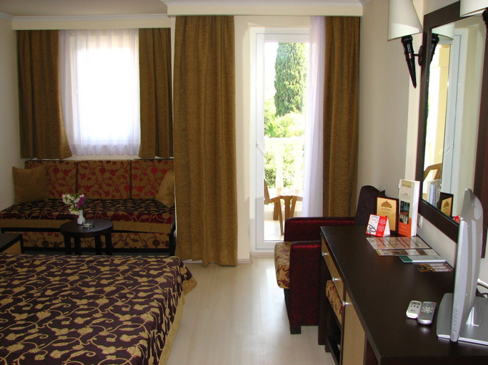 Bedroom 2, Viking Garden Hotel - All inclusive, Kemer