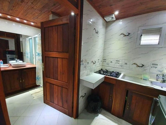 Bathroom 3, Edena Kely, Boeny