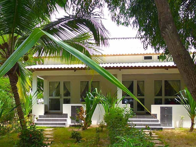 Exterior & Views 2, Hotel Awalé Plage - Village vacances, Grand-Popo